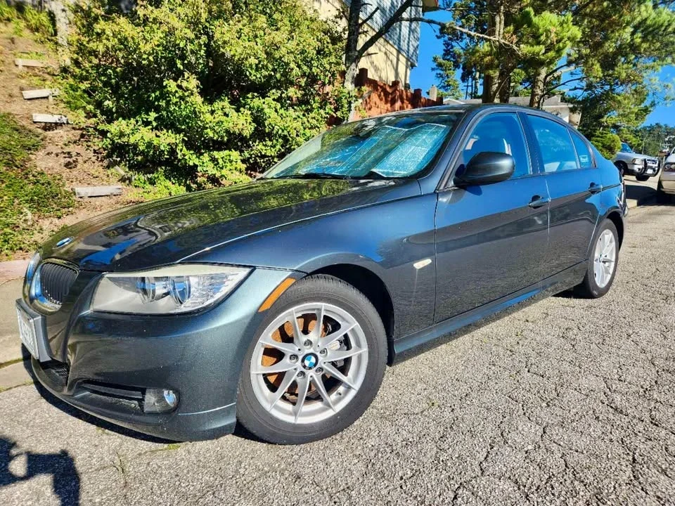 2010 BMW E90 3 Series Sedan - Image 2 of 10