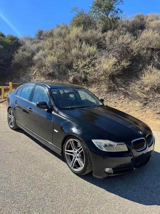 2010 BMW E90 3 Series Sedan - Image 2 of 6