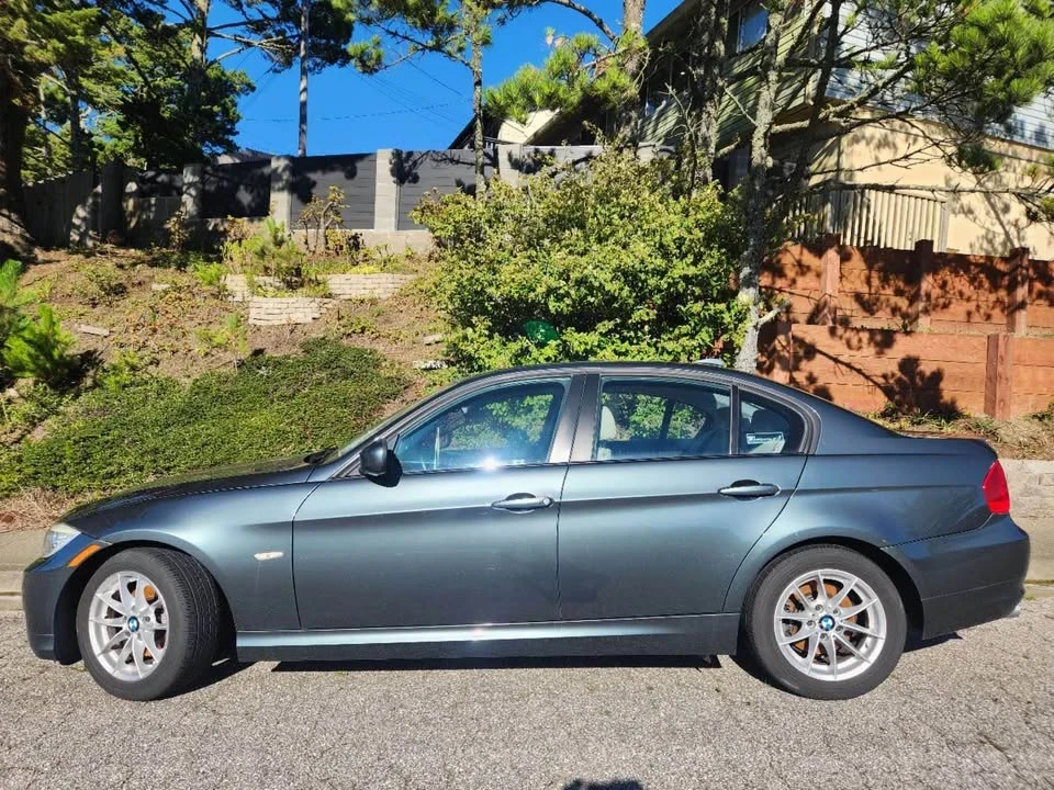 2010 BMW E90 3 Series Sedan - Image 5 of 10