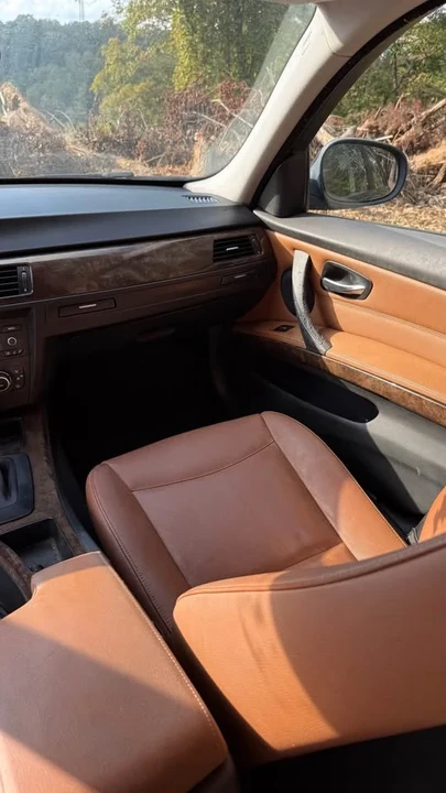 2010 BMW E90 3 Series Sedan - Image 9 of 11