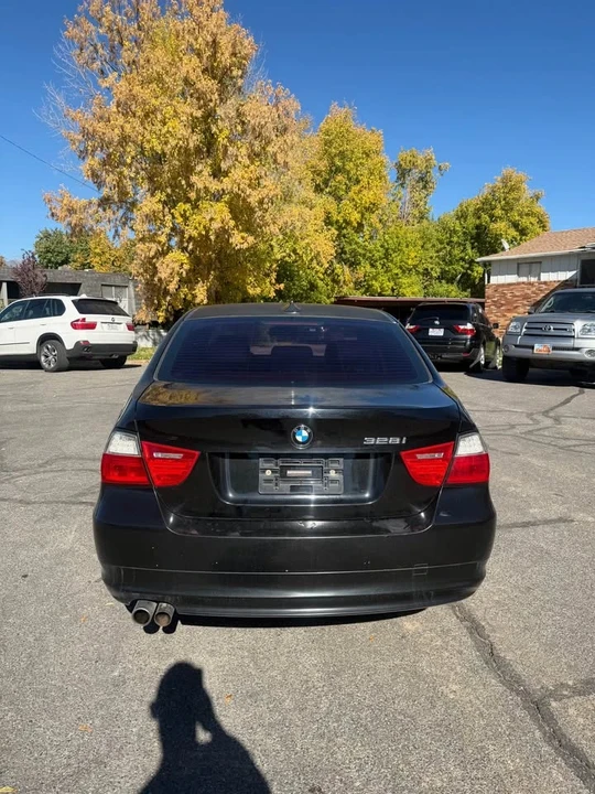 2010 BMW E90 3 Series Sedan - Image 2 of 8