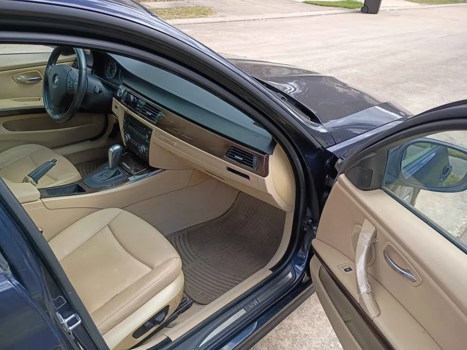 2010 BMW E90 3 Series Sedan - Image 13 of 16