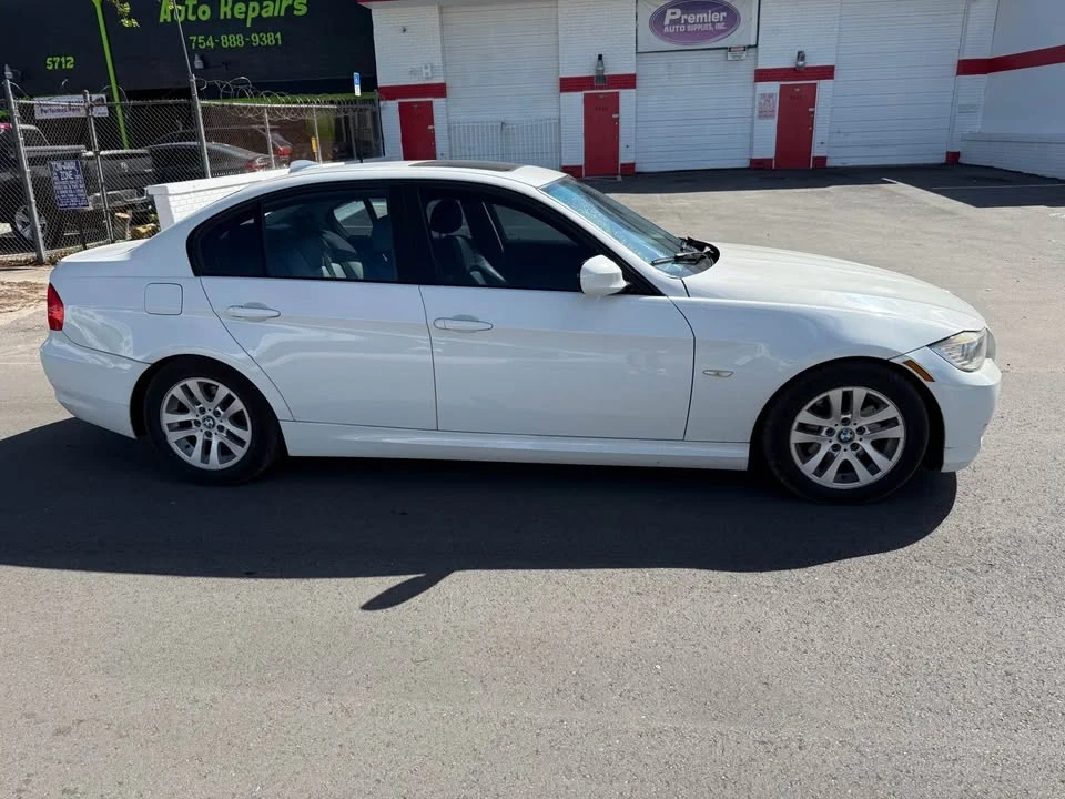2010 BMW E90 3 Series Sedan - Image 4 of 13