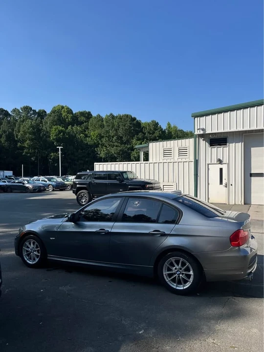 2010 BMW E90 3 Series Sedan - Image 3 of 8