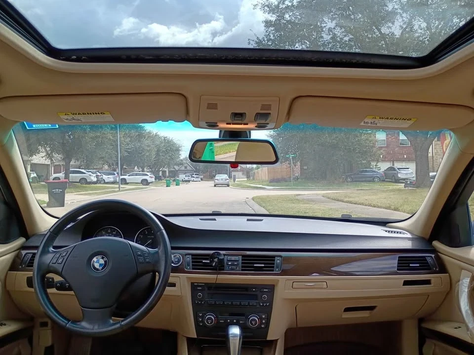2010 BMW E90 3 Series Sedan - Image 15 of 16