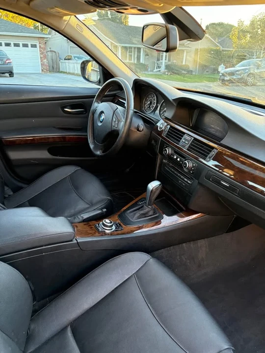 2010 BMW E90 3 Series Sedan - Image 7 of 12