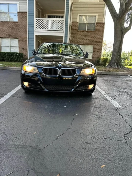 2010 BMW E90 3 Series Sedan - Image 3 of 14