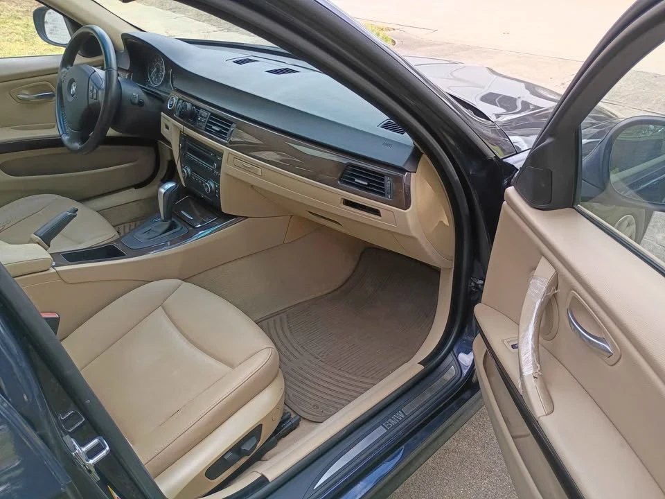 2010 BMW E90 3 Series Sedan - Image 7 of 16