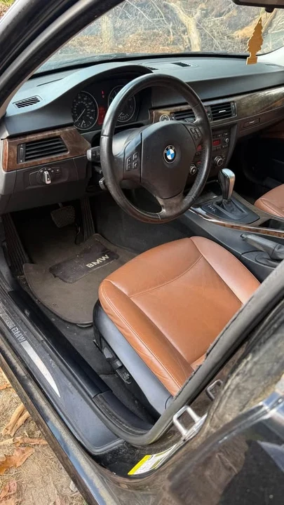 2010 BMW E90 3 Series Sedan - Image 4 of 11