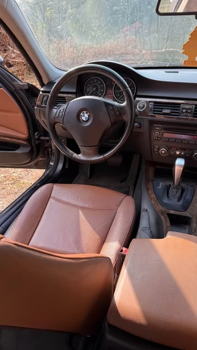 2010 BMW E90 3 Series Sedan - Image 8 of 11