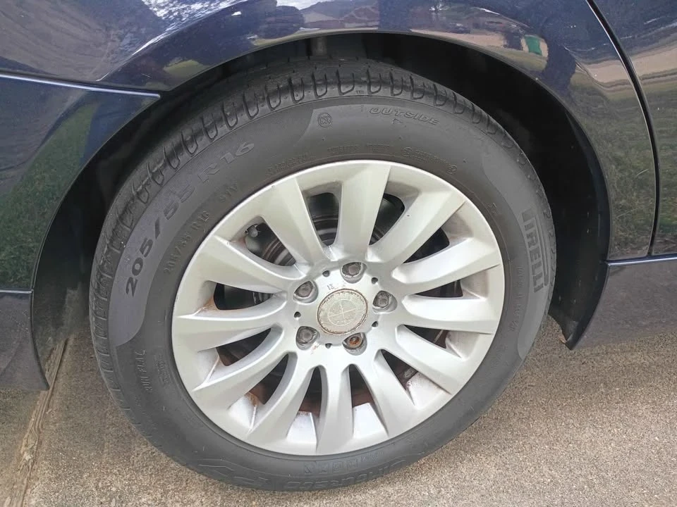2010 BMW E90 3 Series Sedan - Image 4 of 16