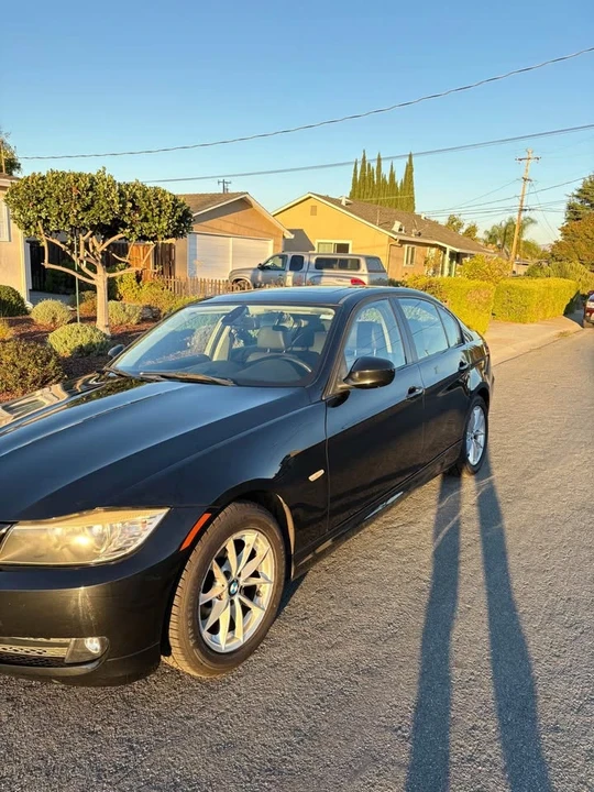 2010 BMW E90 3 Series Sedan - Image 4 of 12