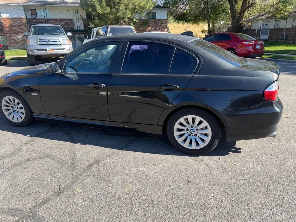 2010 BMW E90 3 Series Sedan - Image 3 of 8