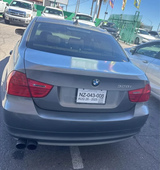 2010 BMW E90 3 Series Sedan - Image 3 of 6