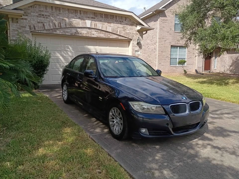 2010 BMW E90 3 Series Sedan - Image 11 of 16