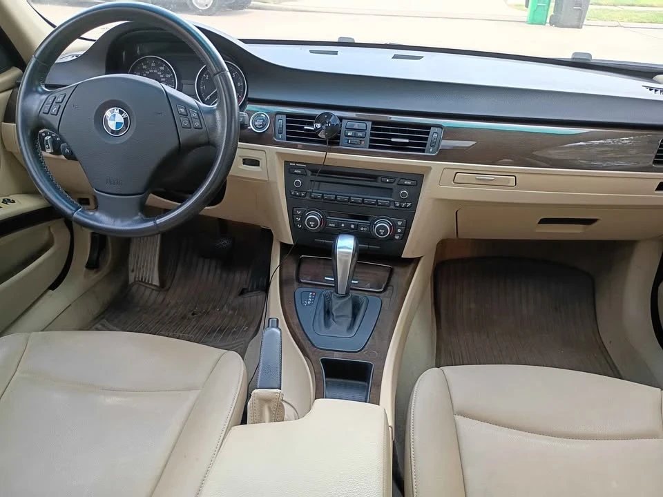 2010 BMW E90 3 Series Sedan - Image 3 of 16