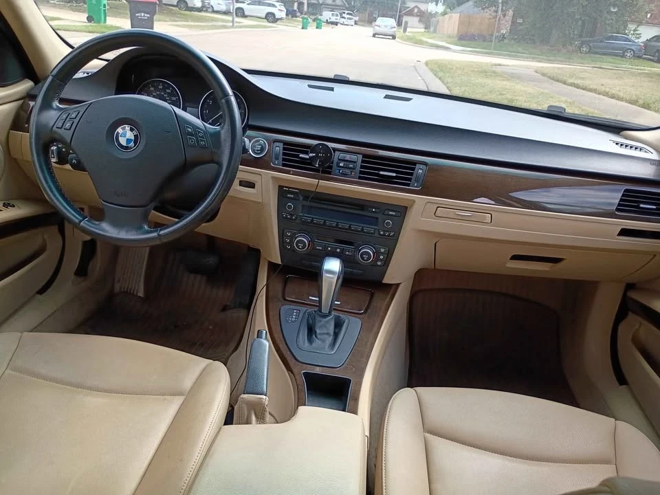 2010 BMW E90 3 Series Sedan - Image 14 of 16