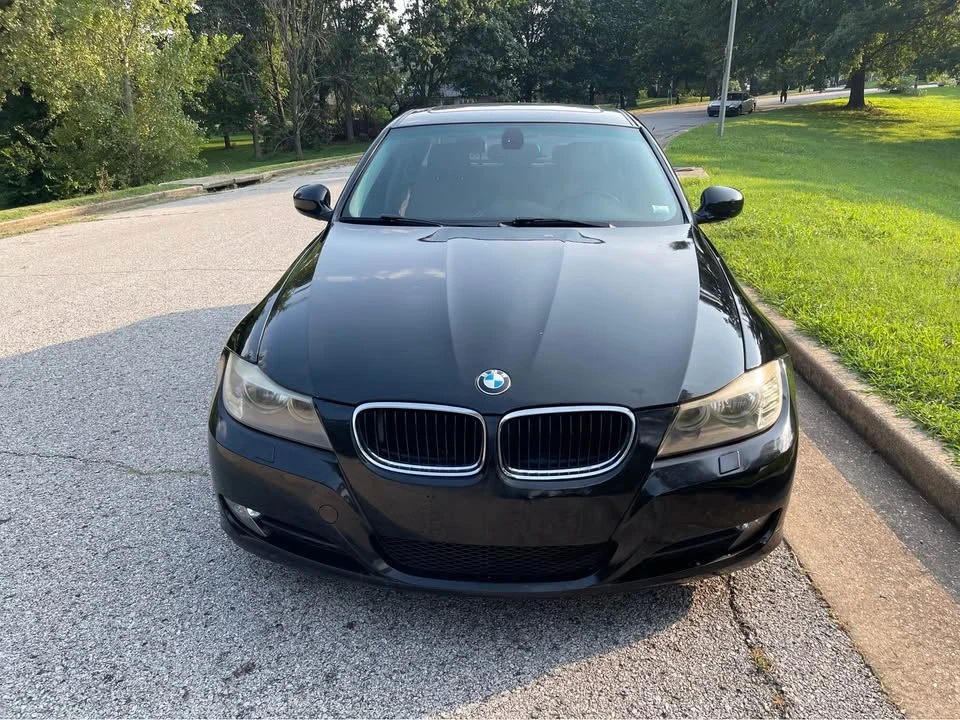 2010 BMW E90 3 Series Sedan - Image 7 of 14