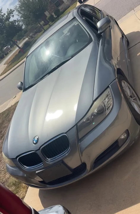 2010 BMW E90 3 Series Sedan - Image 3 of 4