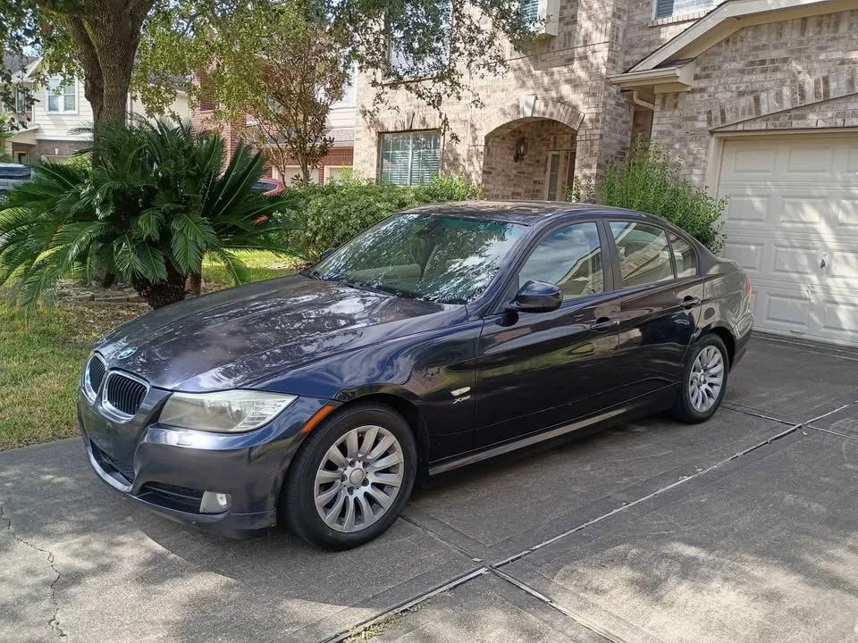 2010 BMW E90 3 Series Sedan - Image 10 of 16