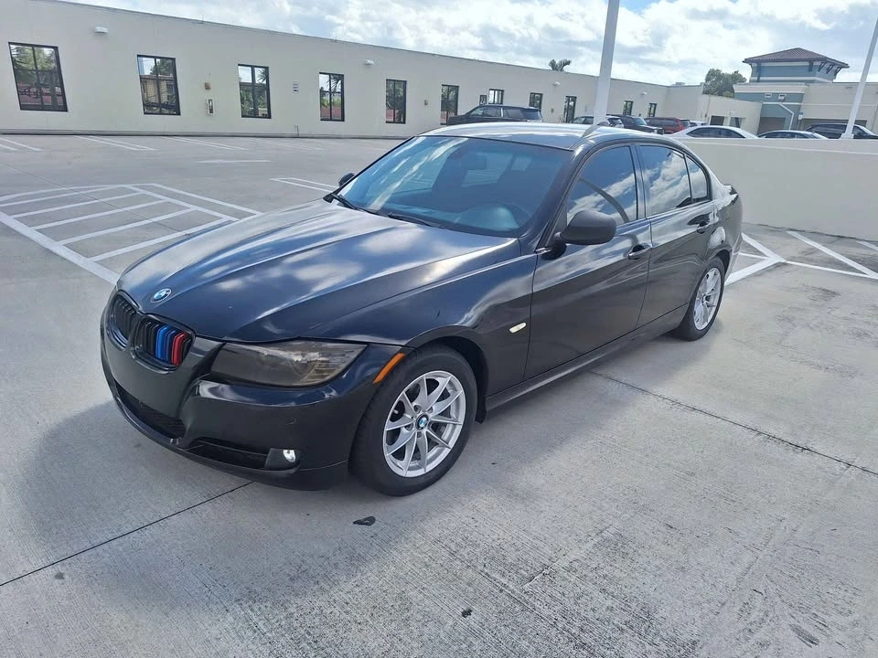 2010 BMW E90 3 Series Sedan - Image 4 of 10