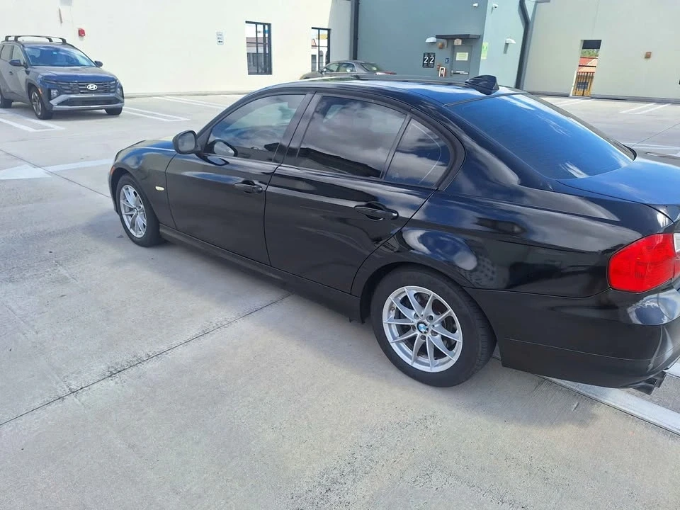 2010 BMW E90 3 Series Sedan - Image 7 of 10