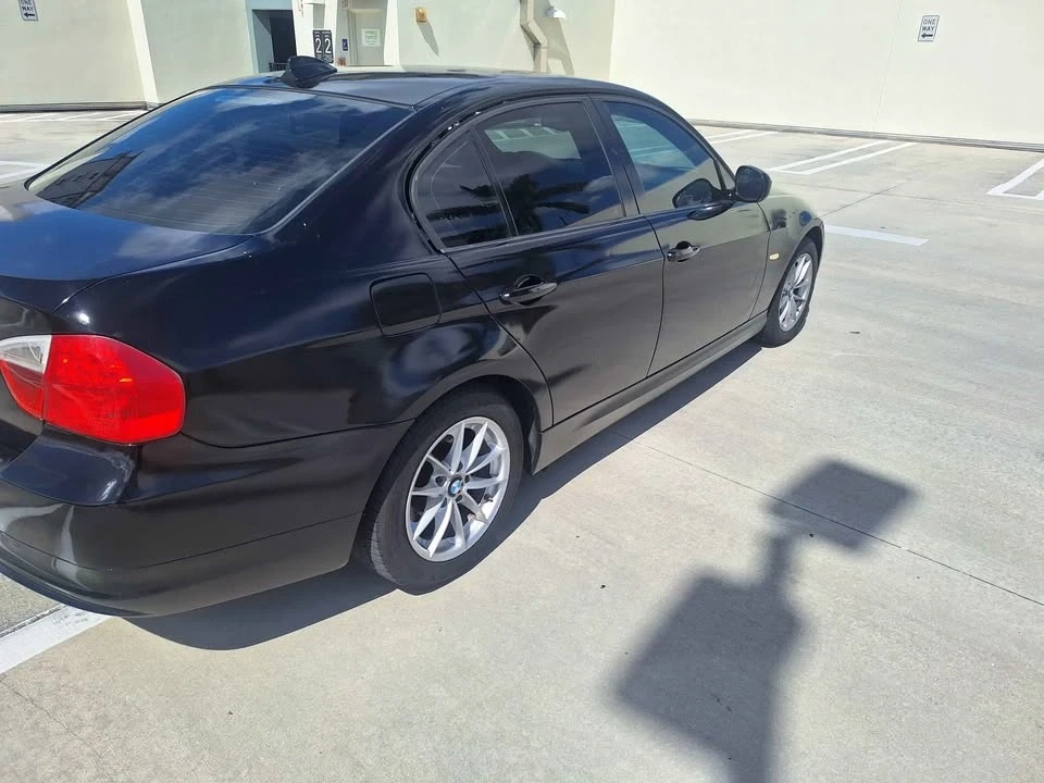 2010 BMW E90 3 Series Sedan - Image 6 of 10