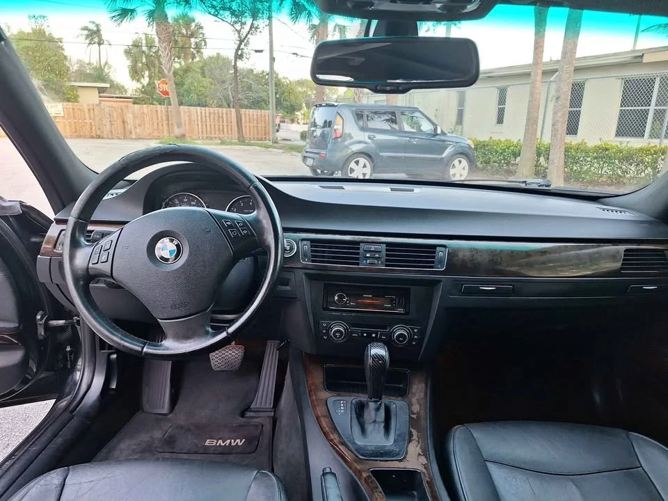 2010 BMW E90 3 Series Sedan - Image 10 of 10