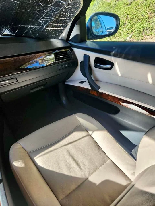 2010 BMW E90 3 Series Sedan - Image 9 of 10