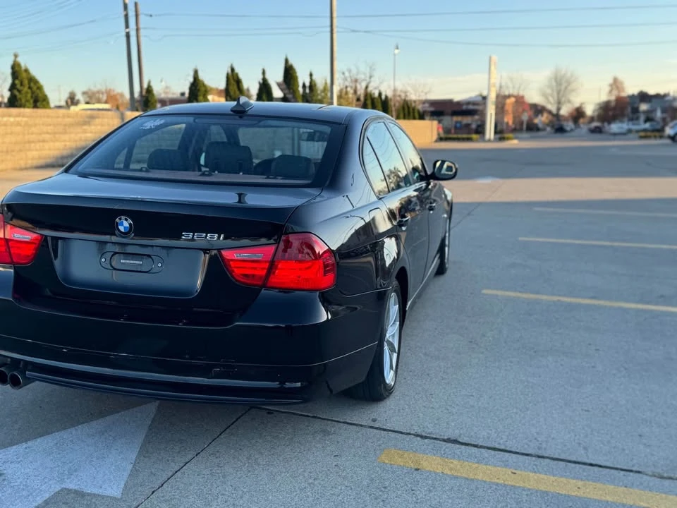 2010 BMW E90 3 Series Sedan - Image 7 of 15