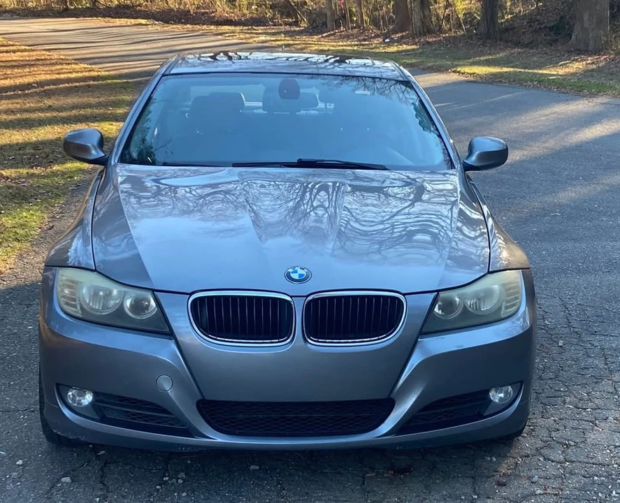 2010 BMW E90 3 Series Sedan - Image 2 of 11
