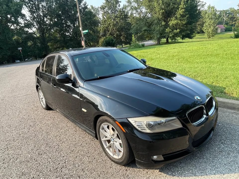 2010 BMW E90 3 Series Sedan - Image 10 of 17