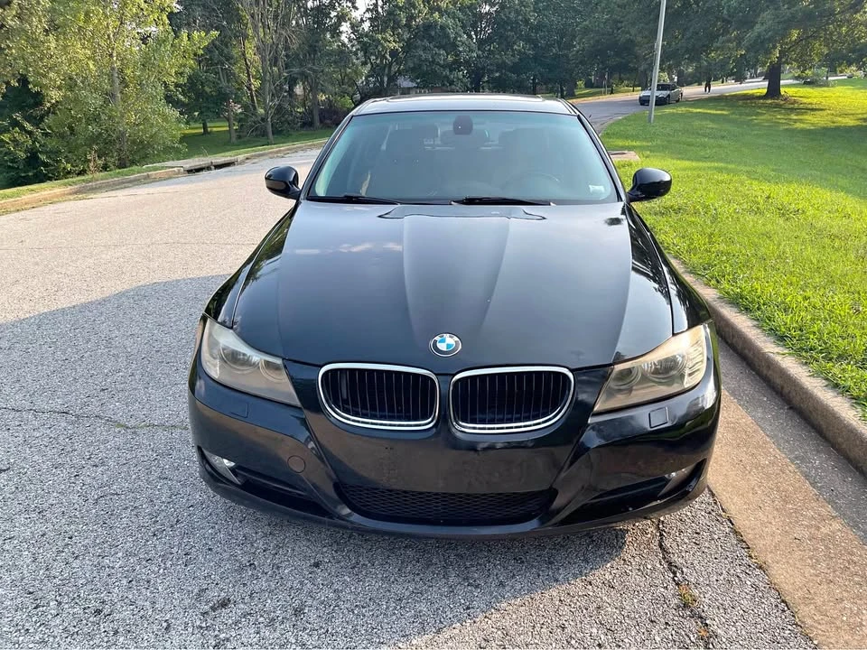 2010 BMW E90 3 Series Sedan - Image 2 of 17