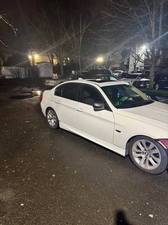 2010 BMW E90 3 Series Sedan - Image 3 of 8