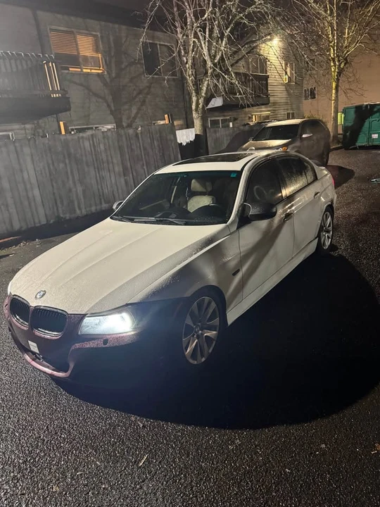 2010 BMW E90 3 Series Sedan - Image 2 of 8