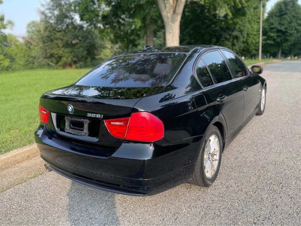 2010 BMW E90 3 Series Sedan - Image 8 of 17