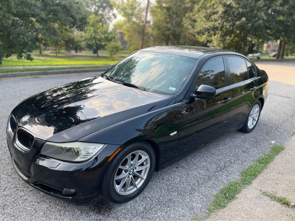 2010 BMW E90 3 Series Sedan - Image 9 of 17