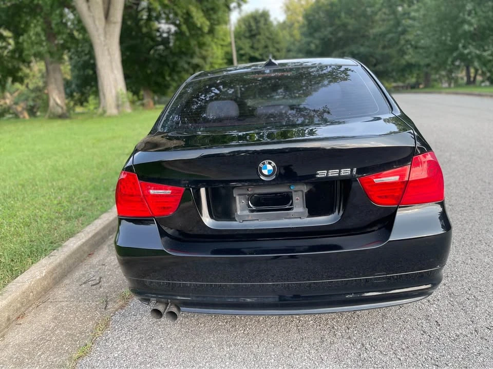 2010 BMW E90 3 Series Sedan - Image 6 of 17