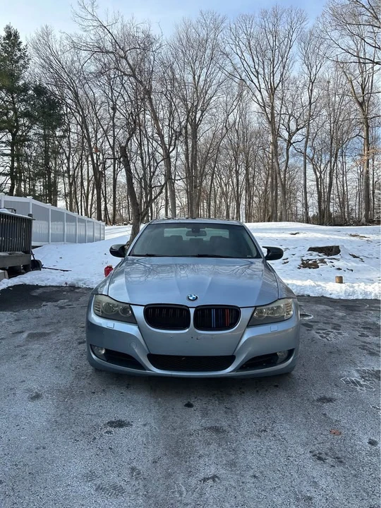 2010 BMW E90 3 Series Sedan - Image 3 of 19