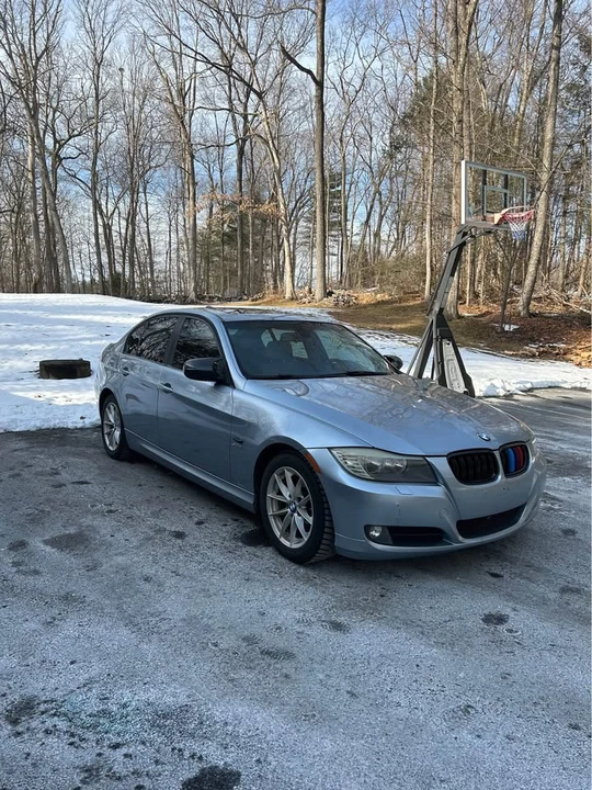 2010 BMW E90 3 Series Sedan - Image 5 of 19