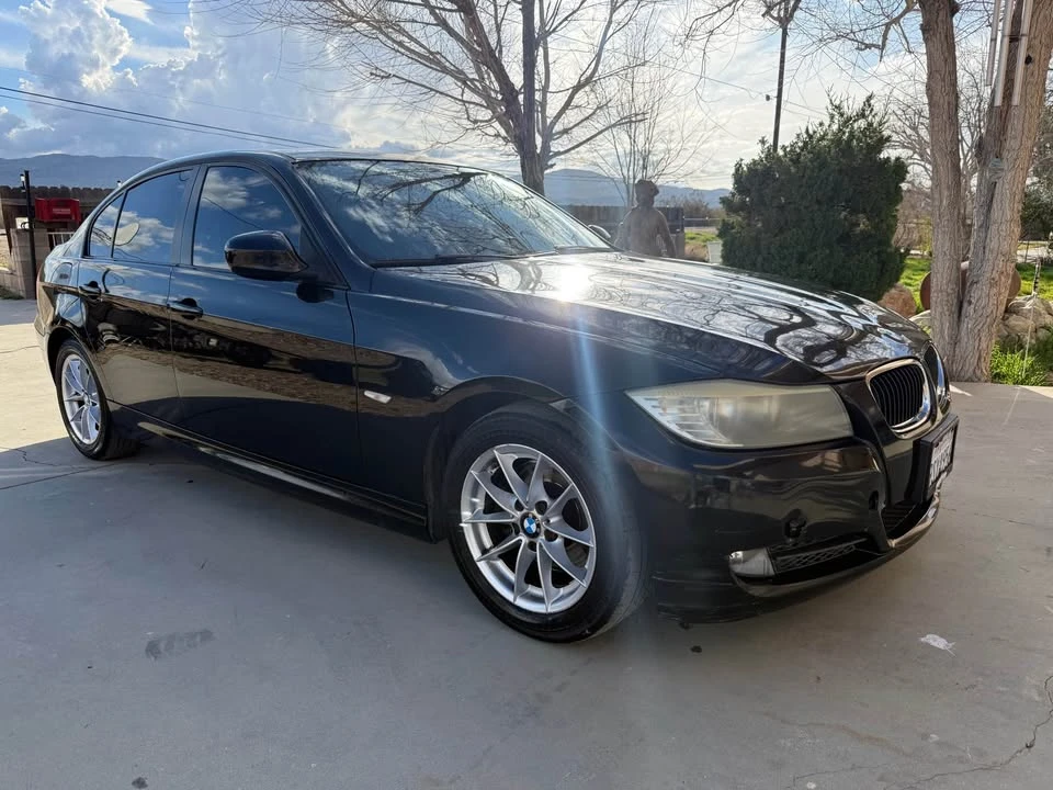 2010 BMW E90 3 Series Sedan - Image 2 of 7