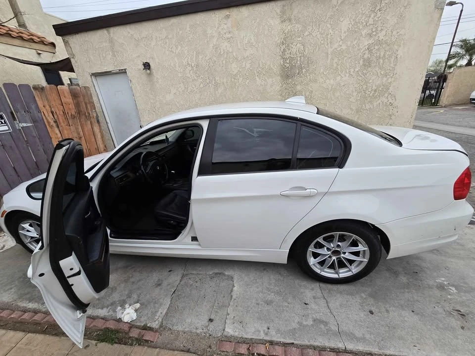 2010 BMW E90 3 Series Sedan - Image 2 of 6