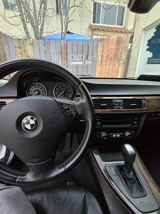 2010 BMW E90 3 Series Sedan - Image 3 of 6