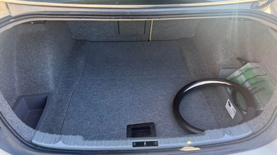 2010 BMW E90 3 Series Sedan - Image 7 of 13