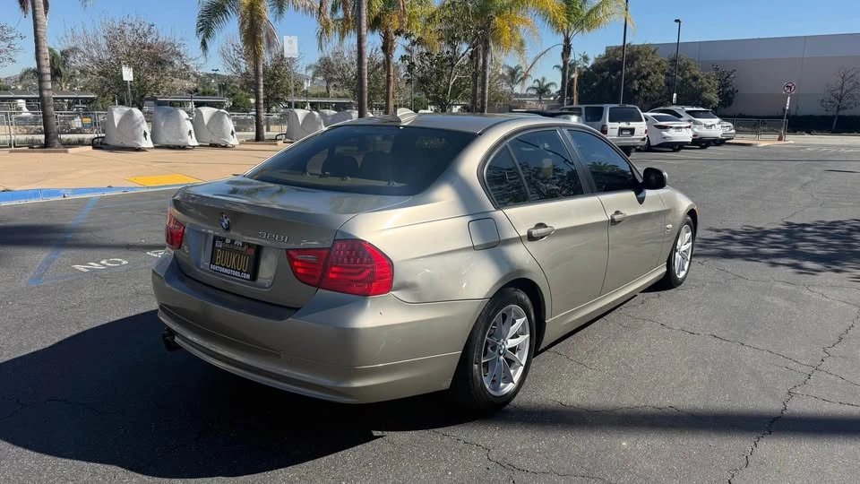 2010 BMW E90 3 Series Sedan - Image 3 of 13