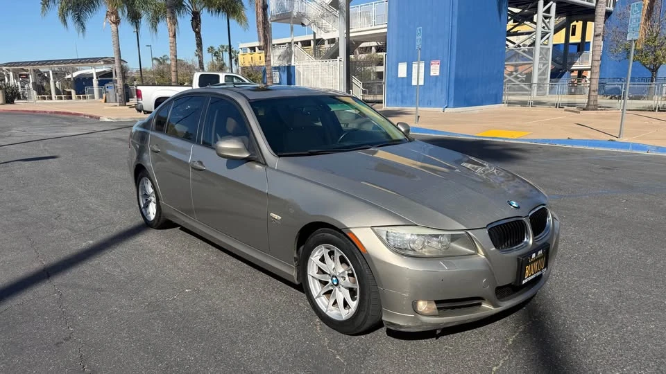 2010 BMW E90 3 Series Sedan - Image 2 of 13