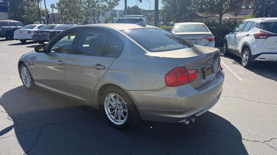 2010 BMW E90 3 Series Sedan - Image 4 of 13
