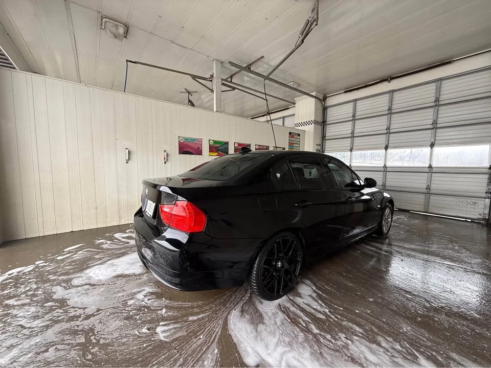 2010 BMW E90 3 Series Sedan - Image 3 of 13