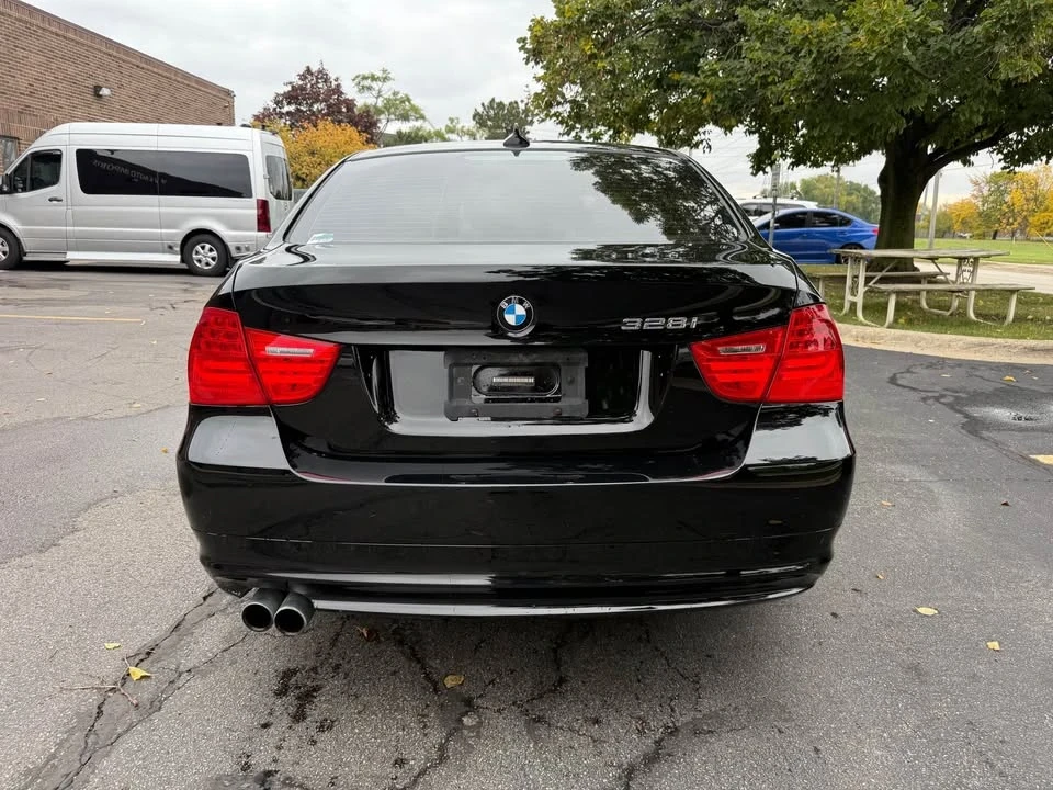 2010 BMW E90 3 Series Sedan - Image 6 of 16