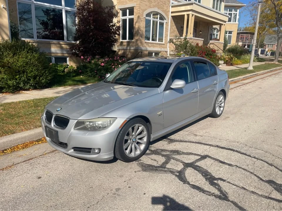 2010 BMW E90 3 Series Sedan - Image 2 of 13